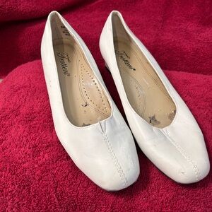 Trotters Women's White Leather Shoes